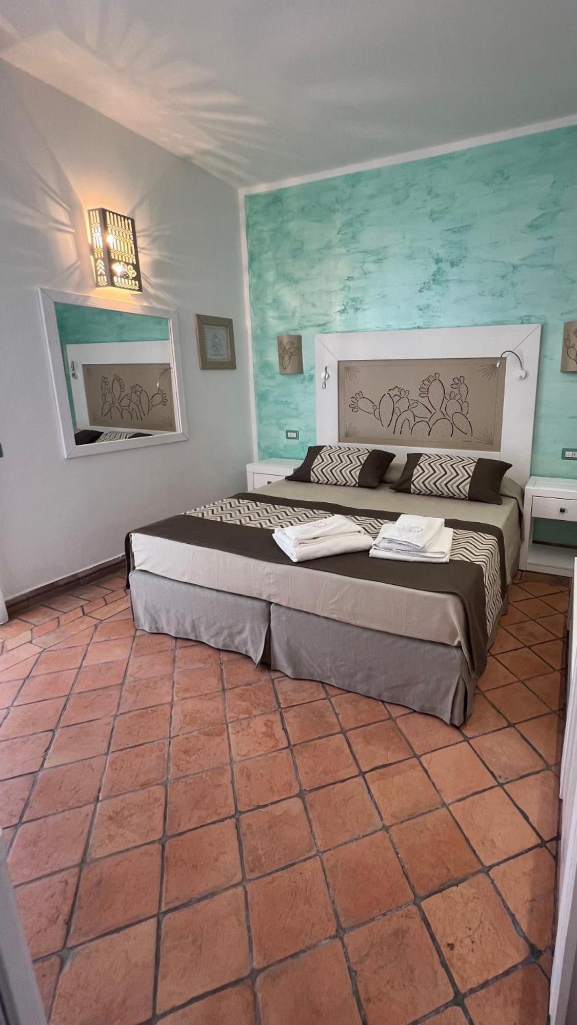 Rooms Apartaments Santa Teresa Капо Теста Екстериор снимка